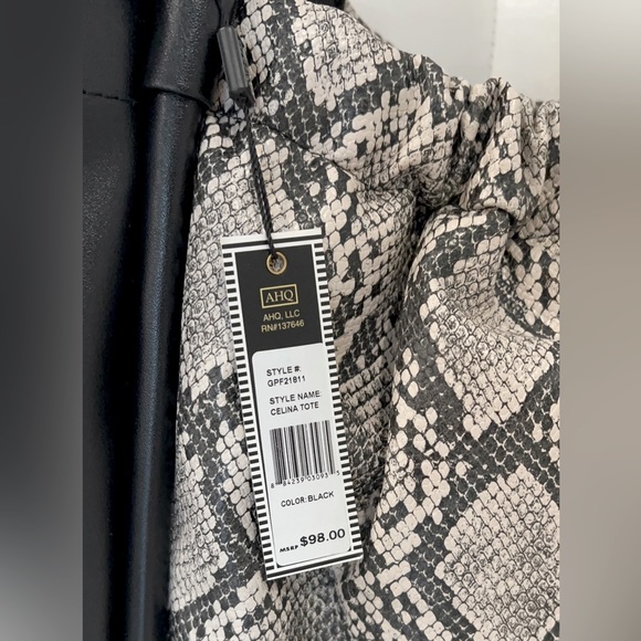 Giselle Paris, Women’s, Carry All, Tote Bag. - Picture 7 of 8